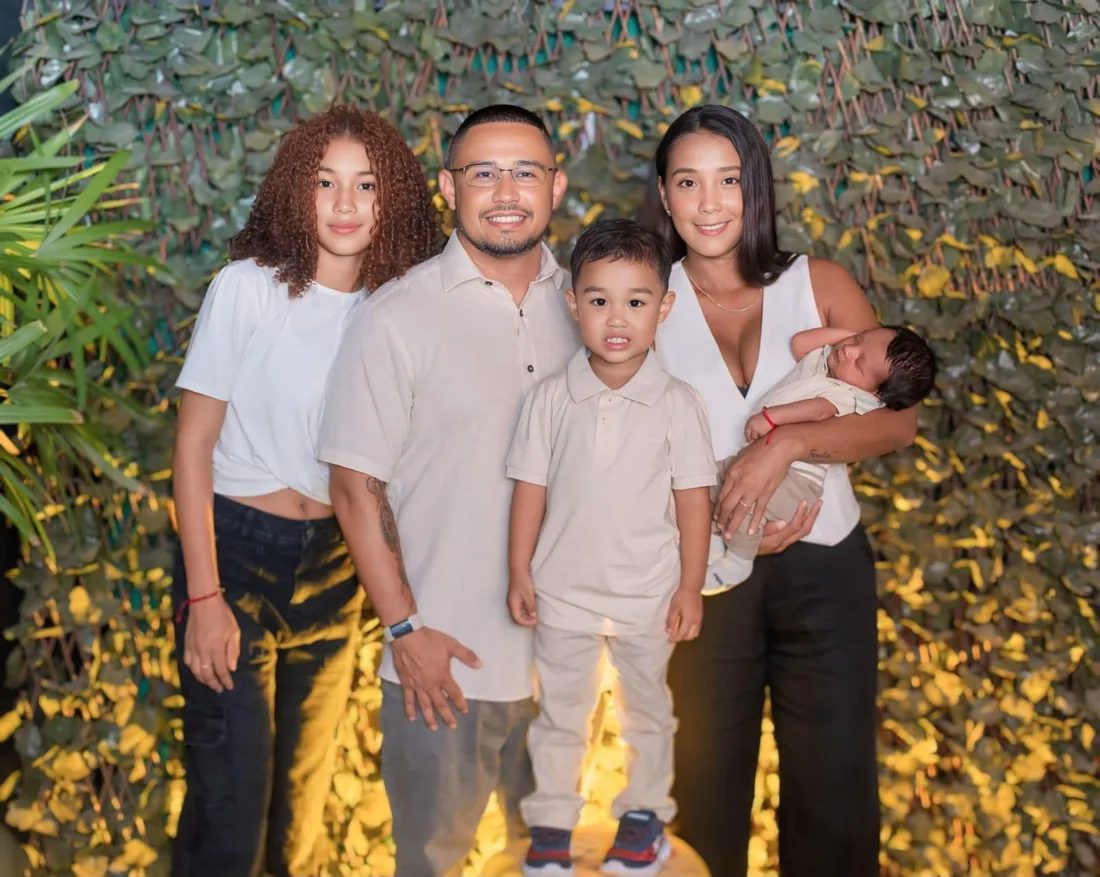 Paul Amador y su familia, AI4N